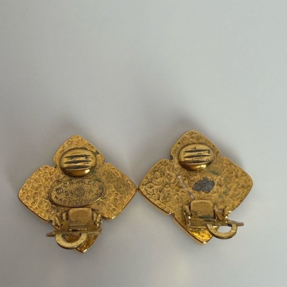 Vintage Chanel Red Gripoix Earrings 24K Gold Plated - Picture 9 of 11